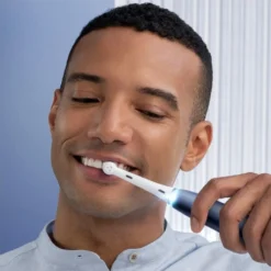 Oral-B IO Series 7N Sapphire Blue -Körperpflege Store 5831a668cafa195a4dec1fe66fd673ca