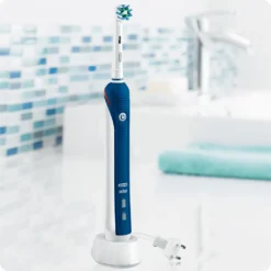Oral-B Pro Expert+ Slim Zahnbürste (Andruck-Kontrolle, Timer, Reise-Etui, Cross-Action) -Körperpflege Store 8f4909b6f5256ef5538604c4e456a6ab