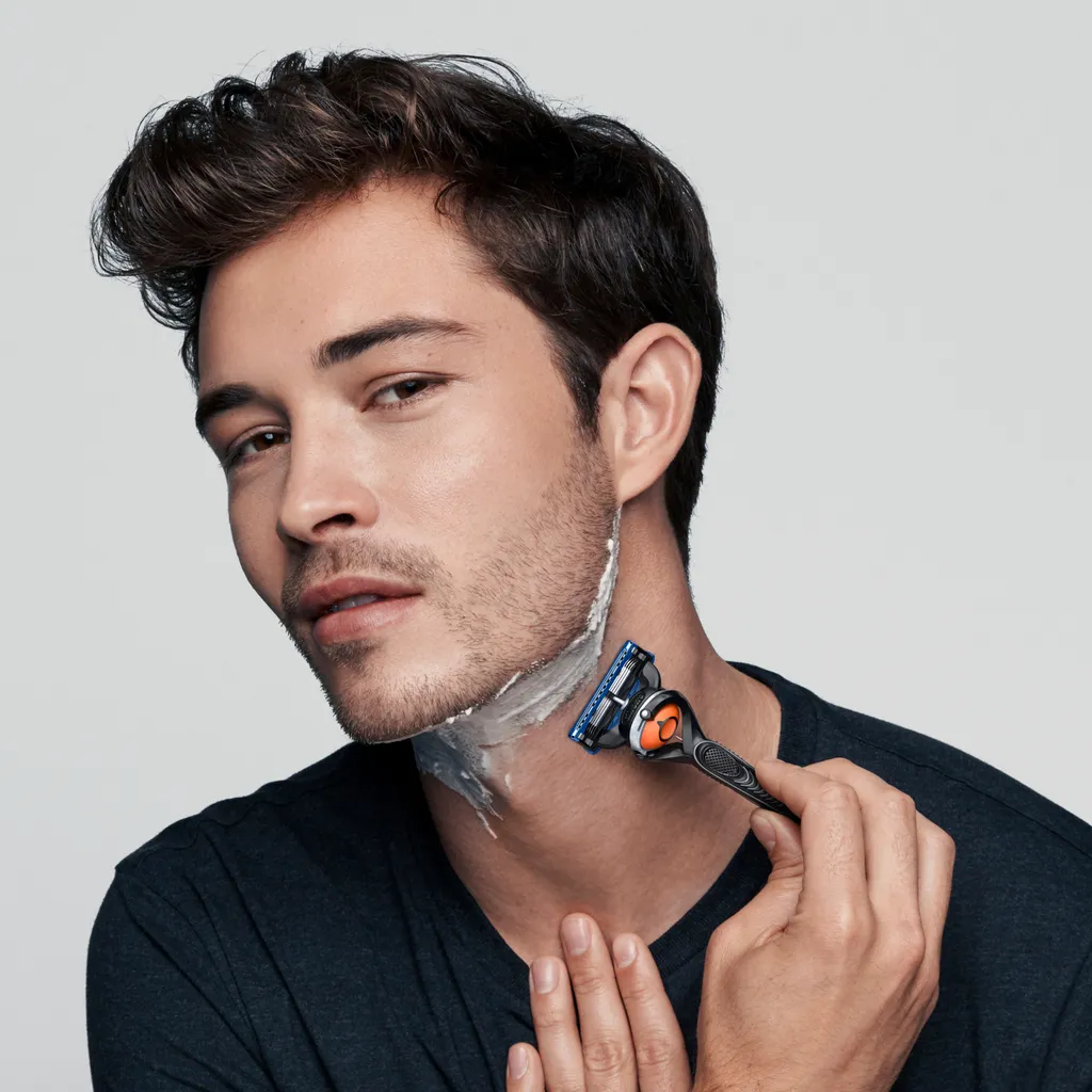 Braun BT3240 Herren-Barttrimmer Und Haarschneider, 39 Längeneinstellungen, Schwarz/blau 7 Braun BT3240 Herren-Barttrimmer Und Haarschneider, 39 Längeneinstellungen, Schwarz/blau – Bild 5